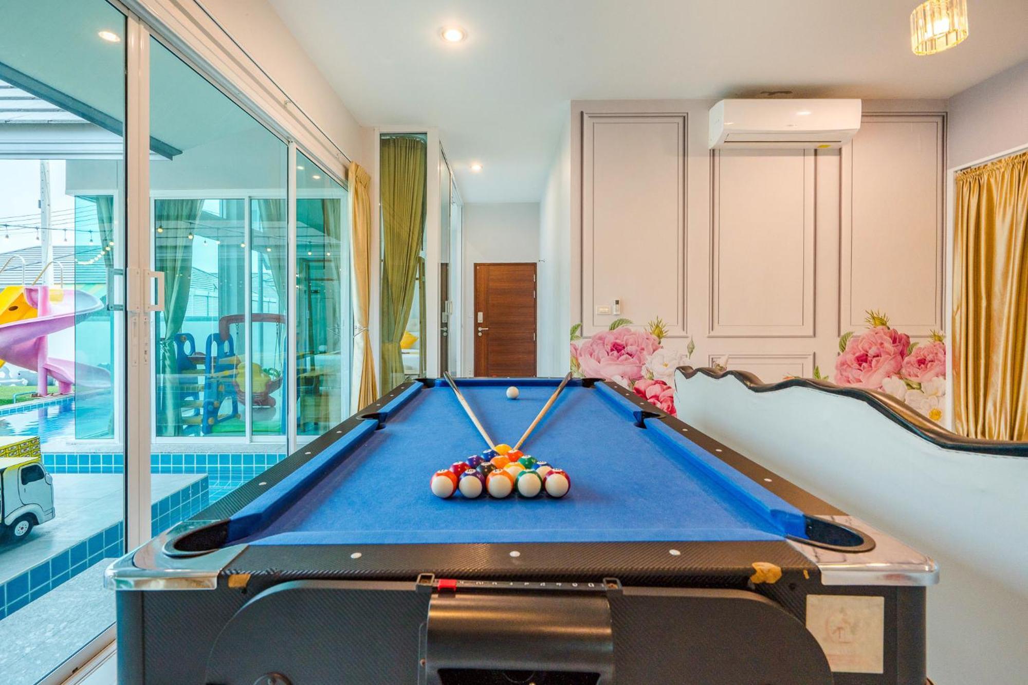 M4 Billion Pool Villa *