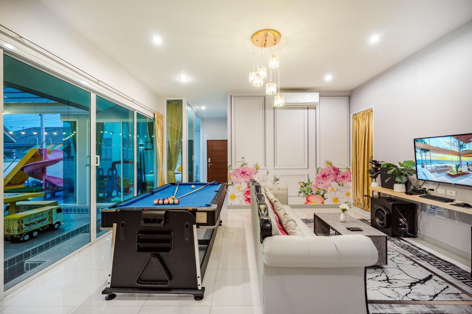 M4 Billion Pool Villa