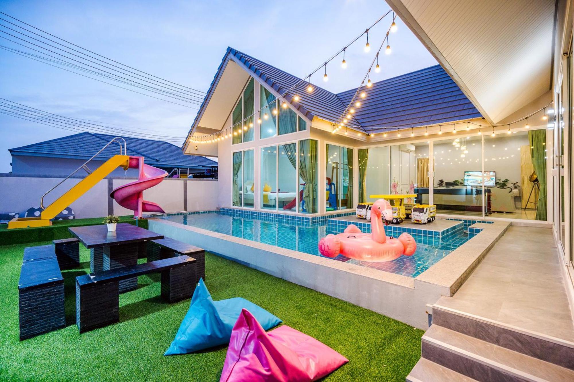 M4 Billion Pool * Cha-Am